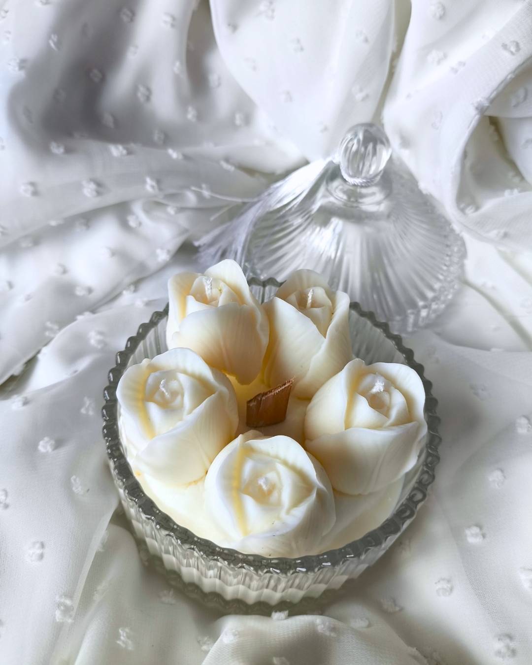 white-garden-lumivera-3