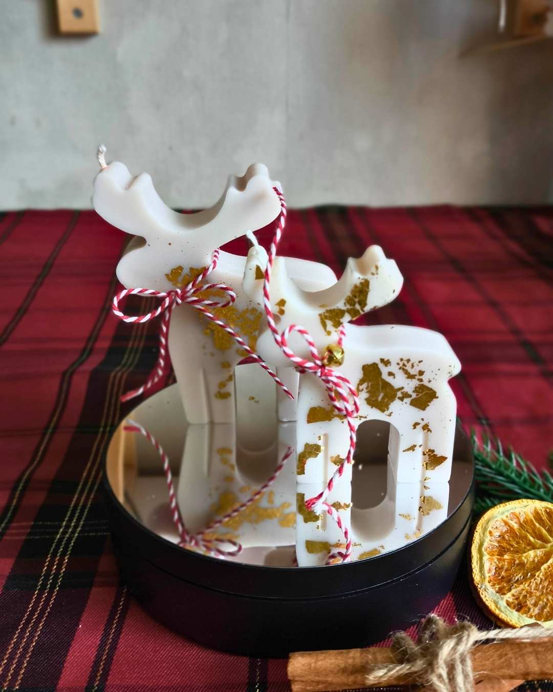 frosted-reindeer-lumivera-2