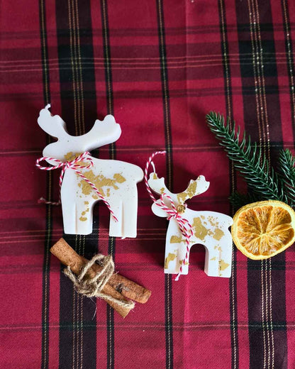 frosted-reindeer-lumivera-3