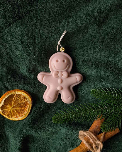 gingerbread-charm-lumivera-1