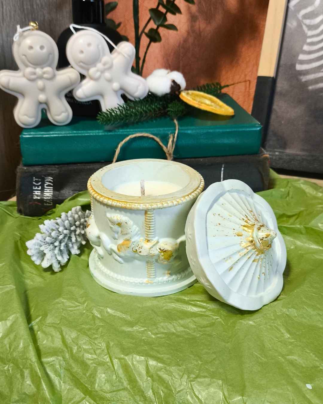 golden-mint-jar-lumivera-1