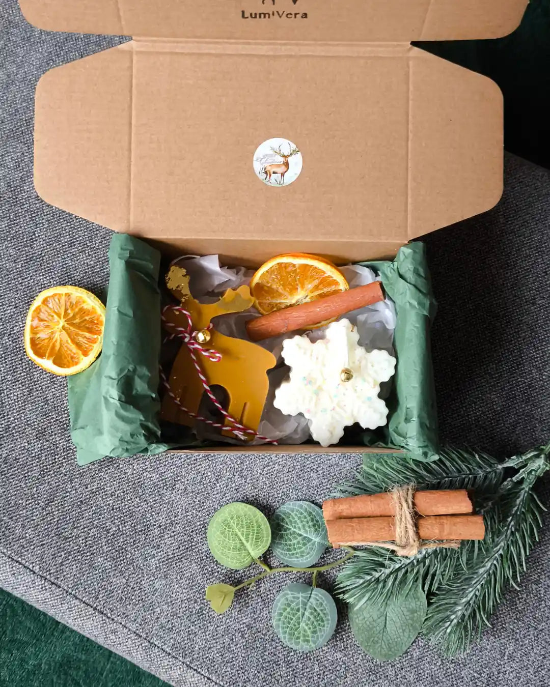 golden-reindeer-lumivera-2