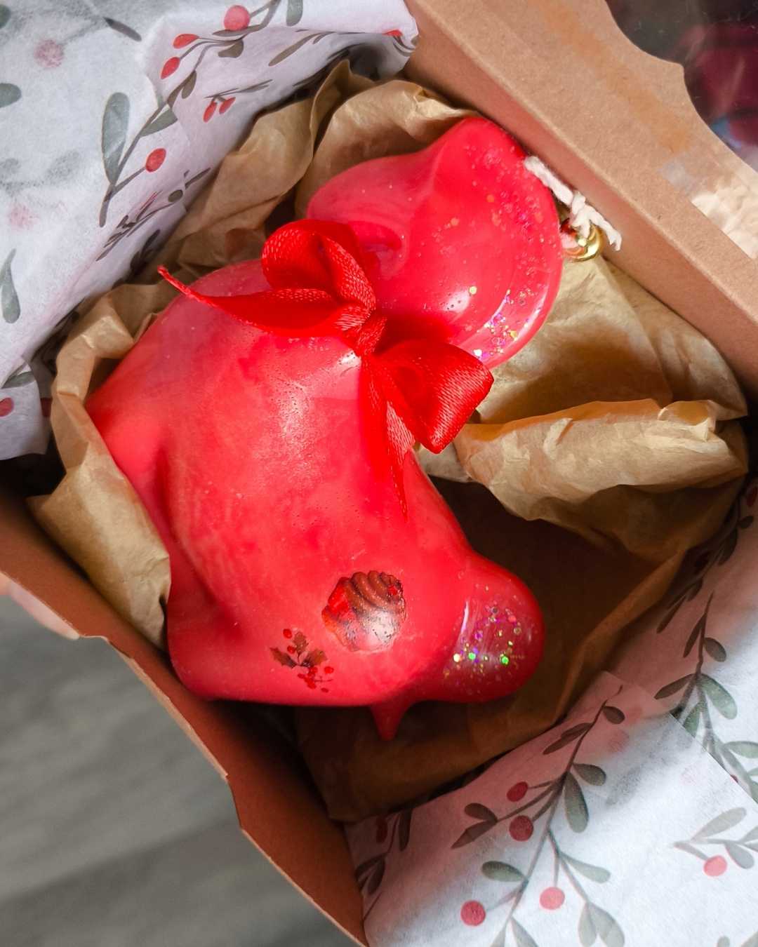 red-snow-horse-lumivera-3